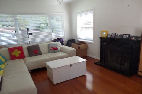 Photo of property in 27 Belle Vue Avenue, Northcote Point, Auckland, 0627