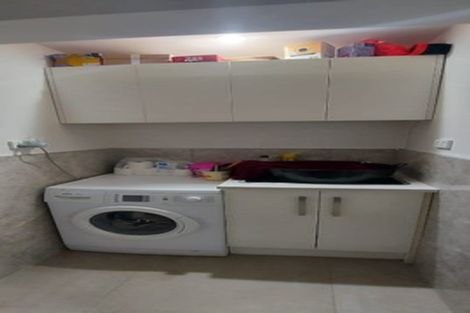 Photo of property in 20c Kohekohe Street, New Lynn, Auckland, 0600