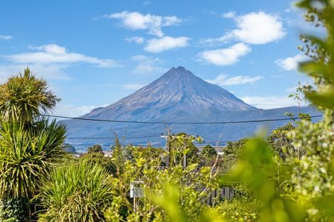 Photo of property in 174 Seaview Road, Westown, New Plymouth, 4310