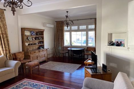 Photo of property in 19 Glen Road, Kelburn, Wellington, 6012