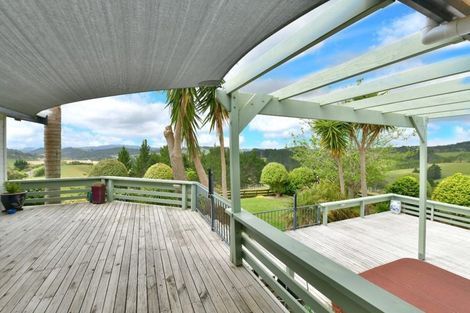 Photo of property in 535 Peak Road, Helensville, 0875