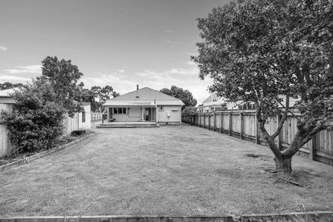 Photo of property in 278 South Road, Hawera, 4610