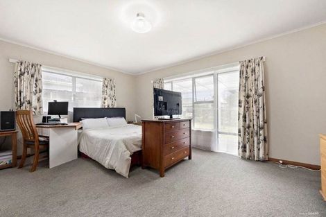 Photo of property in 61 Taikata Road, Te Atatu Peninsula, Auckland, 0610