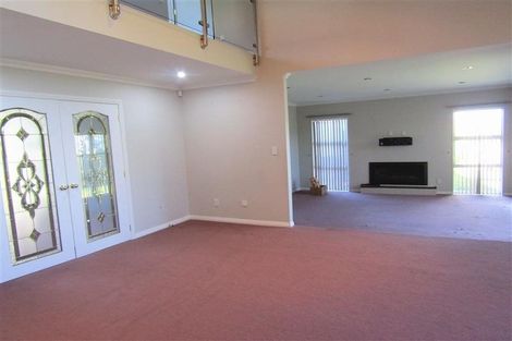 Photo of property in 1 Ballymore Drive, Pinehill, Auckland, 0632