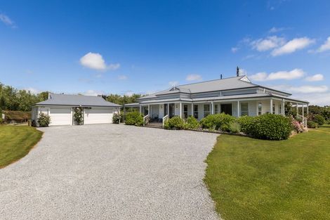 Photo of property in 68 Tarahunga Road, Levin, 5571