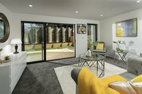 Photo of property in 17 Korokio Lane, Henderson, Auckland, 0612