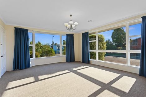 Photo of property in 2 Gloaming Place, Sockburn, Christchurch, 8042