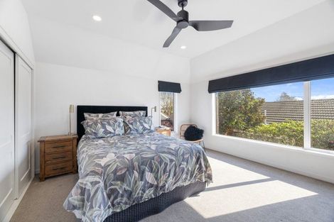 Photo of property in 2/195 Memorial Avenue, Burnside, Christchurch, 8053