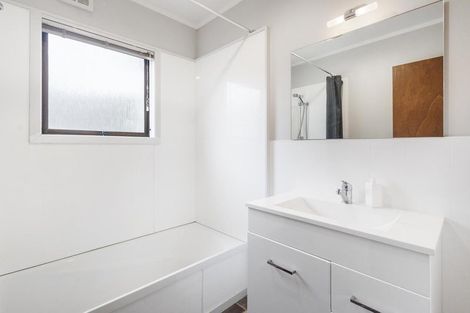 Photo of property in 2 Montgomery Crescent, Putaruru, 3411