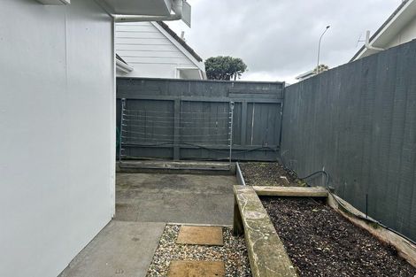 Photo of property in 2/49 Mana Esplanade, Paremata, Porirua, 5026