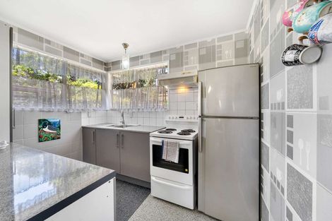 Photo of property in 10 Glucina Place, Glen Eden, Auckland, 0602