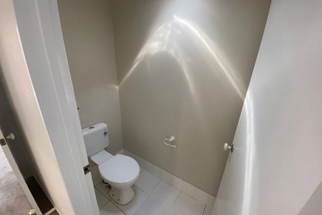 Photo of property in 18 Newbegin Place, Weymouth, Auckland, 2103