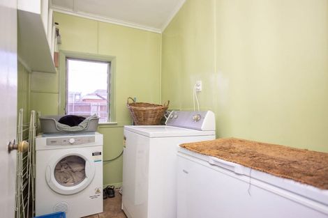 Photo of property in 10 Allardice Street, Dannevirke, 4930