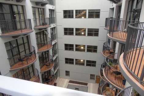 Photo of property in Atrium Towers, 5e/154 The Terrace, Wellington Central, Wellington, 6011