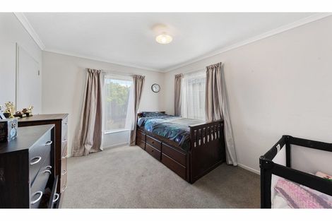 Photo of property in 22 Taiaapure Street, Weymouth, Auckland, 2103