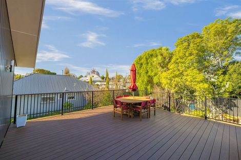 Photo of property in 237 Fifield Terrace, Opawa, Christchurch, 8023