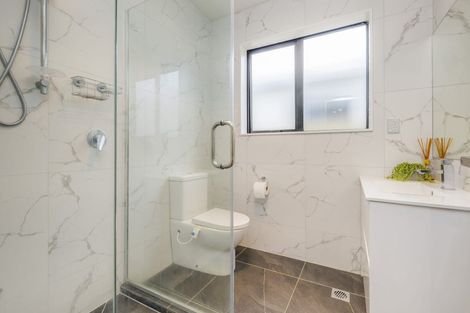 Photo of property in 9 Tuuhura Road, Pukekohe, 2120