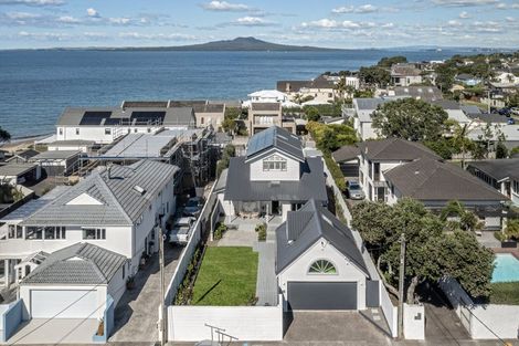 Photo of property in 51 Milford Road, Milford, Auckland, 0620