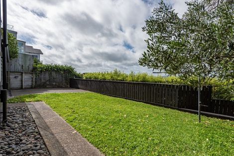 Photo of property in 116 Nevay Road, Karaka Bays, Wellington, 6022