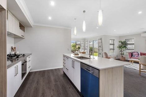 Photo of property in 94 Endeavour Drive, Whitby, Porirua, 5024