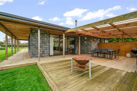 Photo of property in 176 Seaward Road, Edendale, 9825