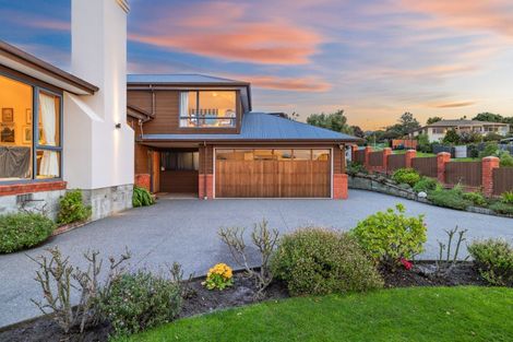 Photo of property in 43 Cannon Hill Crescent, Mount Pleasant, Christchurch, 8081