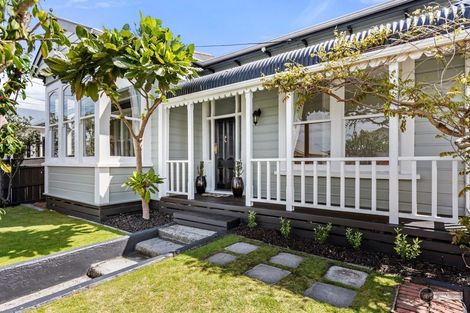 Photo of property in 19 Bay Street, Petone, Lower Hutt, 5012