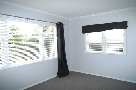 Photo of property in 1 Toru Road, Paraparaumu Beach, Paraparaumu, 5032