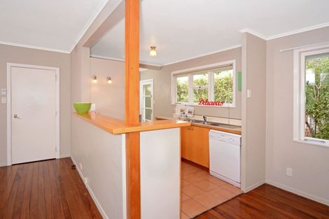 Photo of property in 2/16 Cresta Avenue, Beach Haven, Auckland, 0626