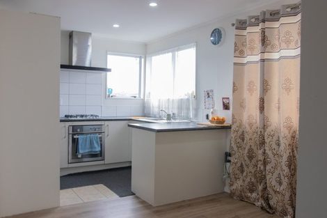 Photo of property in 2/17 Trimdon Street, Randwick Park, Auckland, 2105