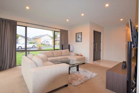 Photo of property in 6 Karika Place, Massey, Auckland, 0614