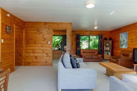 Photo of property in 15 Amelia Crescent, Waikawa, Picton, 7220