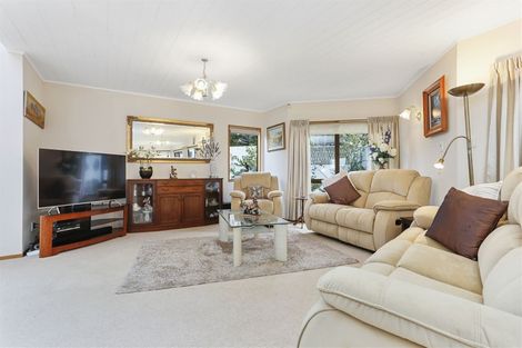 Photo of property in 2/2 The Esplanade, Campbells Bay, Auckland, 0630