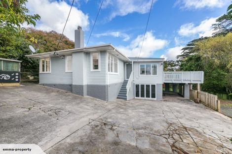 Photo of property in 5 Henderson Valley Road, Henderson, Auckland, 0612