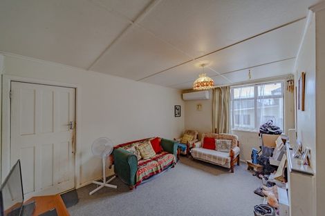 Photo of property in 19 Main Street, Hospital Hill, Napier, 4110