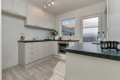 Photo of property in 231a Point Chevalier Road, Point Chevalier, Auckland, 1022