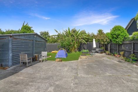 Photo of property in 32 Queensway, Three Kings, Auckland, 1024