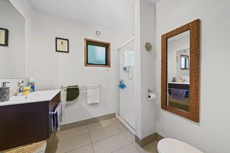 Photo of property in 8 Marina View, Paremata, Porirua, 5026