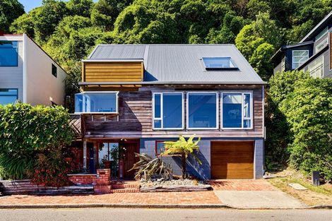 Photo of property in 21 Moana Road, Plimmerton, Porirua, 5026