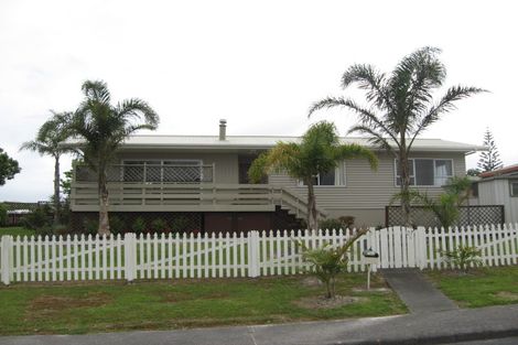 Photo of property in 27 Zealandia Road, Manly, Whangaparaoa, 0930