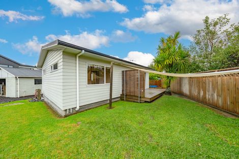 Photo of property in 3 Poto Street, Te Atatu South, Auckland, 0610