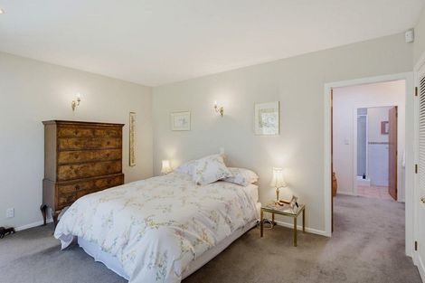 Photo of property in 10 Karaka Grove, Waikanae, 5036