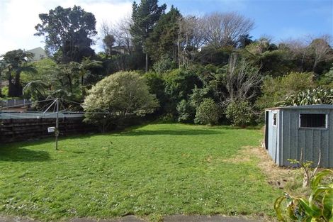 Photo of property in 53 Seaview Road, Marfell, New Plymouth, 4310