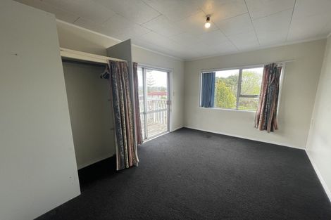 Photo of property in 1 Silverstone Place, Henderson, Auckland, 0612