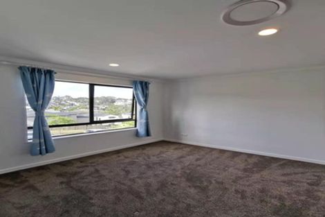 Photo of property in 15 Para Close, Fairview Heights, Auckland, 0632