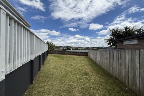 Photo of property in 8a Moera Place, Stanmore Bay, Whangaparaoa, 0932