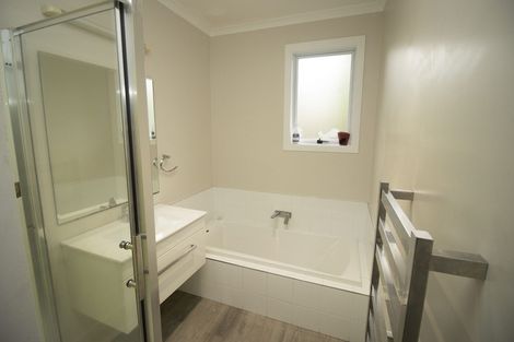Photo of property in 10 Wallath Road, Westown, New Plymouth, 4310