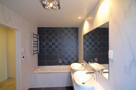 Photo of property in 32 Remuremu Street, Long Bay, Auckland, 0630