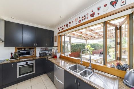 Photo of property in 38 Winston Avenue, Hokowhitu, Palmerston North, 4410