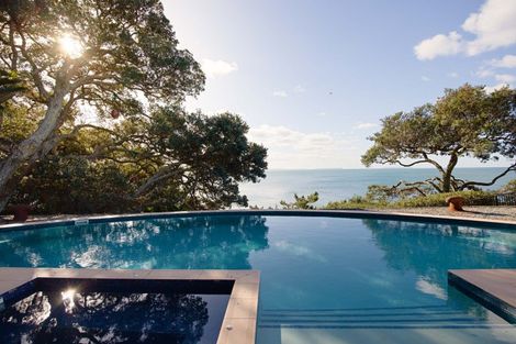 Photo of property in 2/6 Saint Leonards Road, Hauraki, Auckland, 0622